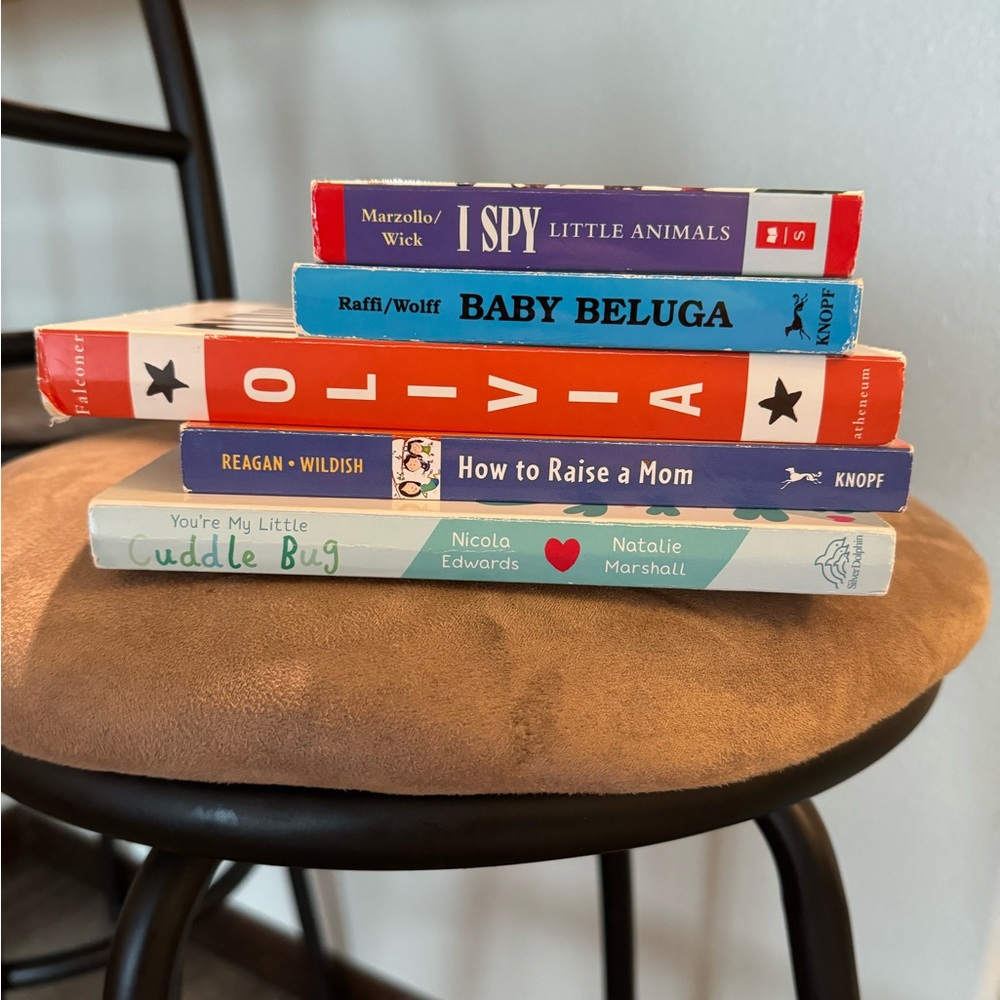 📚 Children’s Book bundle.  FIVE books for price of one.  Gently used .